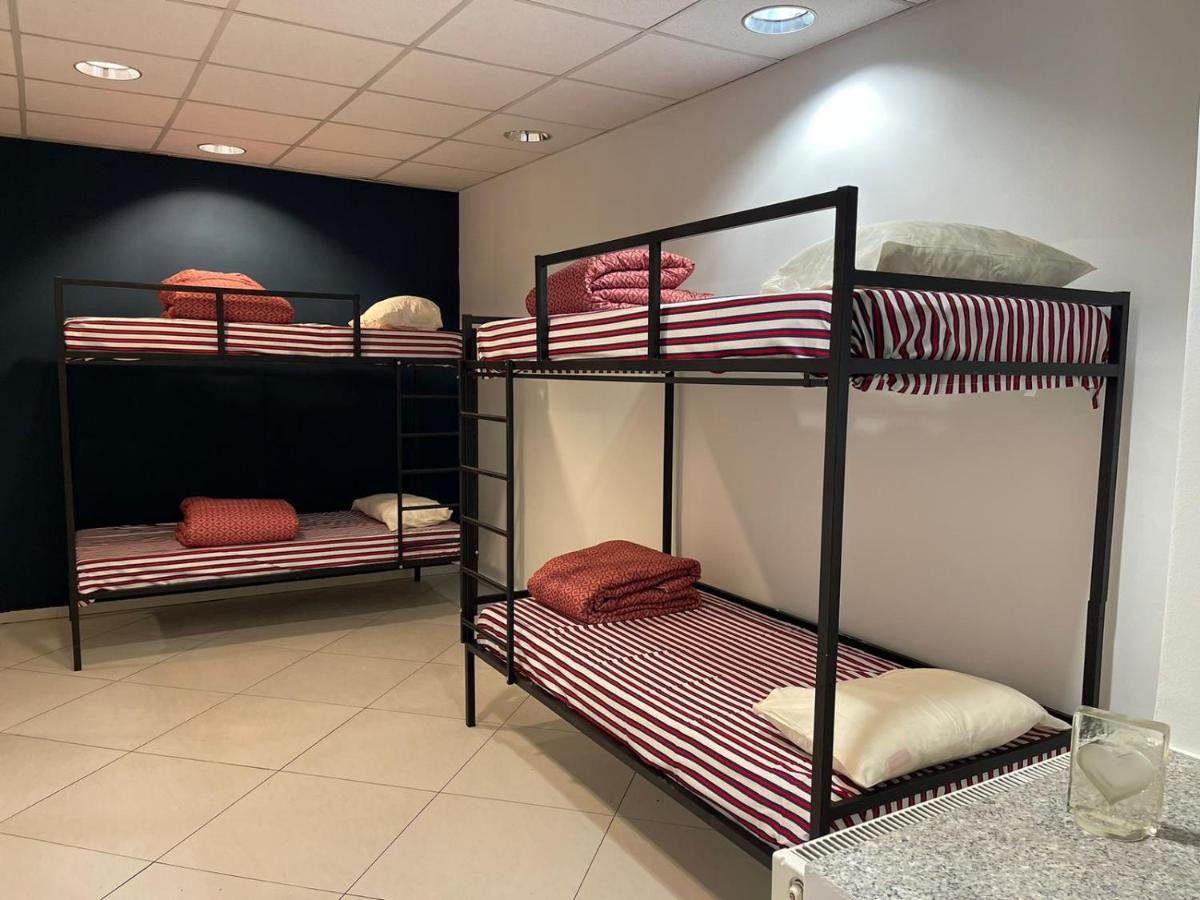 Hostel Matteo Prishtinë Ngoại thất bức ảnh